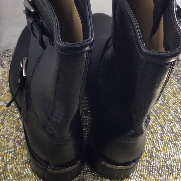 Michael Kors size 9 Black 3/4” Boots. Pull on - Picture 4 of 6